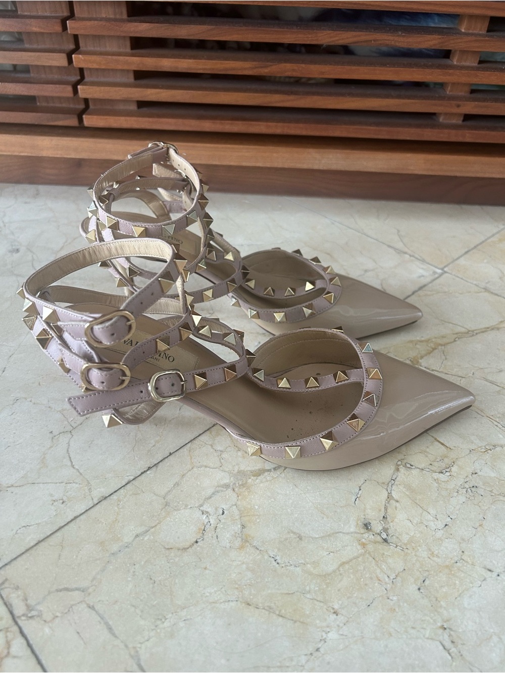 Valentino Garavani Rockstud Patent Leather Pumps Heels Nude Blush EU 37.5